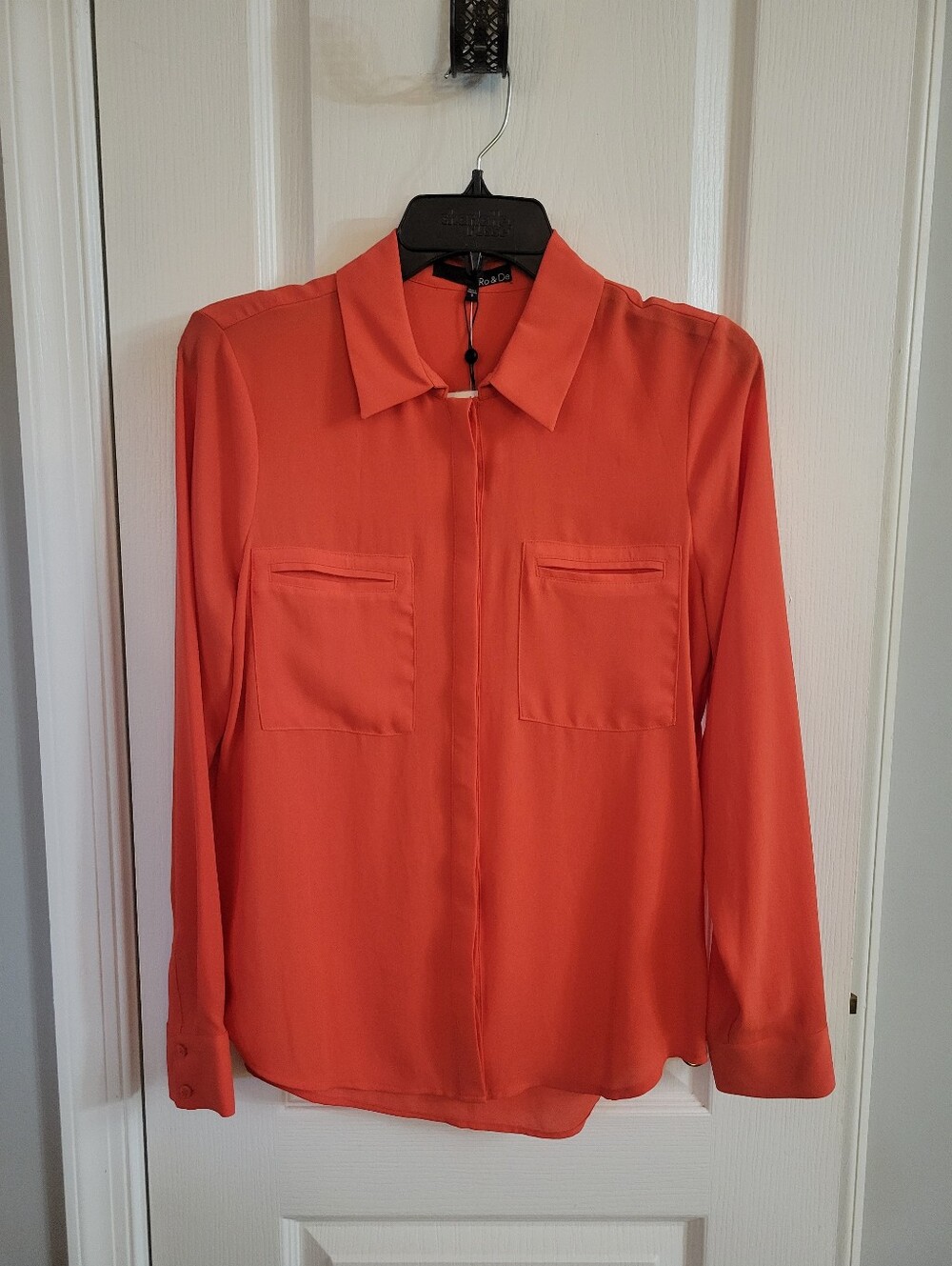 NWT Ro & De Coral Apple Long Sleeve Covered Placket Blouse Small Button Down